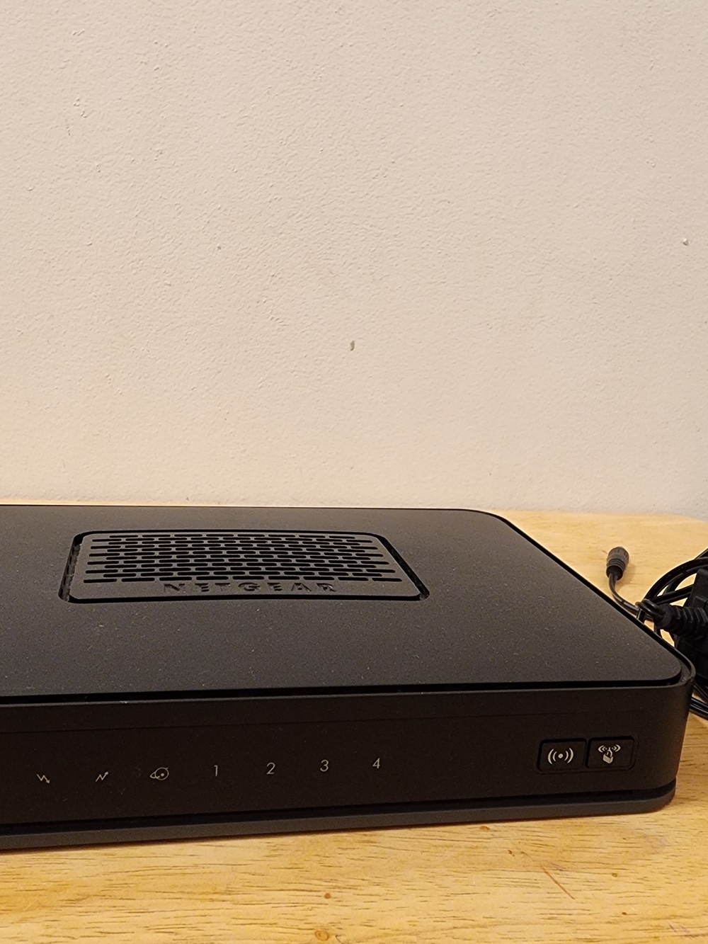 Netgear CG3000D Wireless Cable Gateway WiFi Modem Router Combo